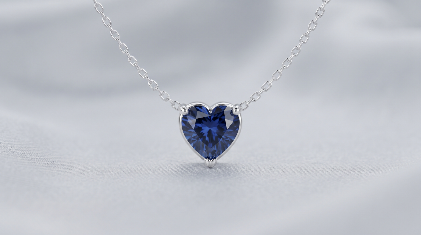 Dog ashes diamond set in a simple pendant on a chain